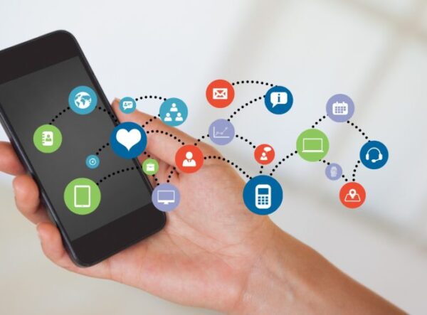 close-up-mobile-phone-with-cloud-apps1-825x510